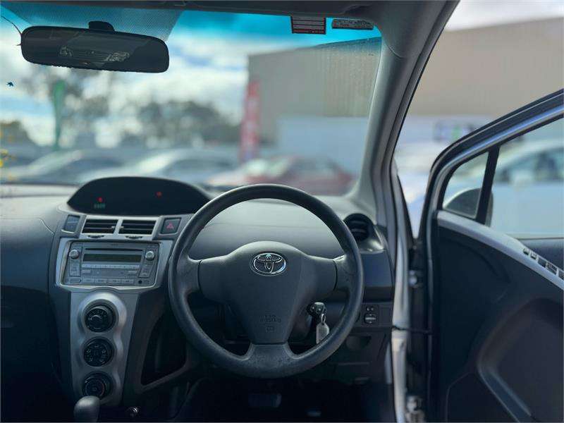 Toyota Yaris 2010 YR