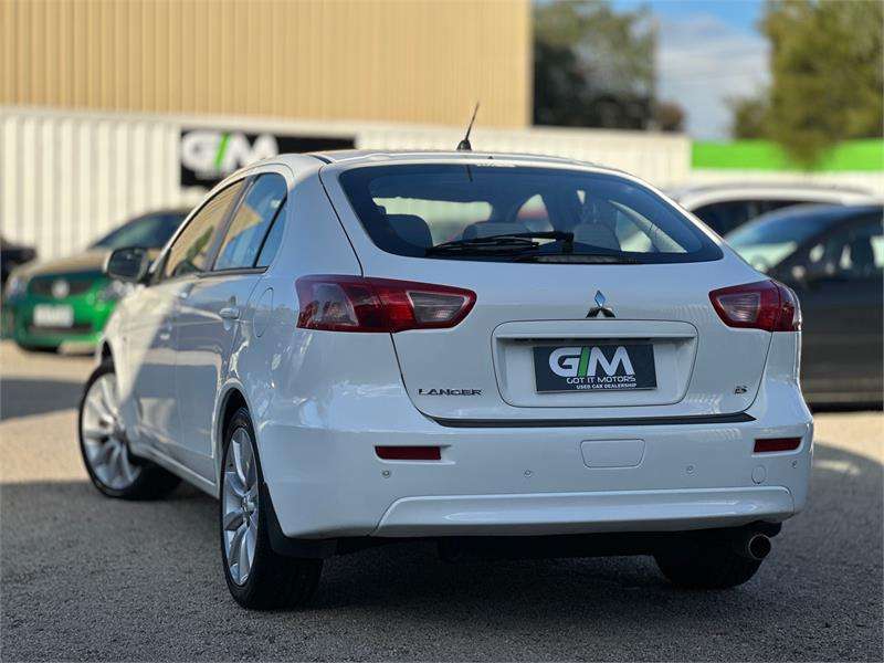 Mitsubishi Lancer 2009 ES