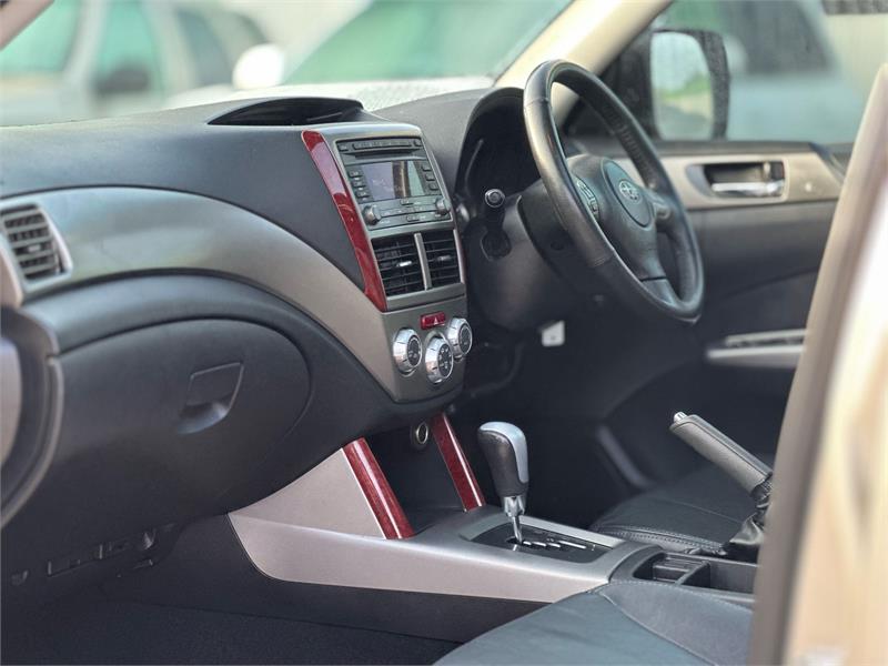 Subaru Forester 2010 XS Premium