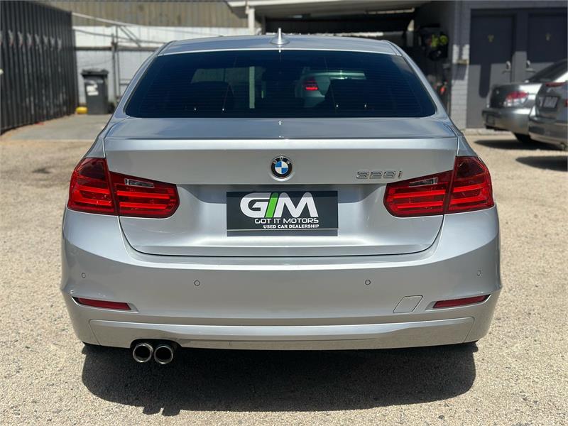 BMW 3 Series 2012  328i