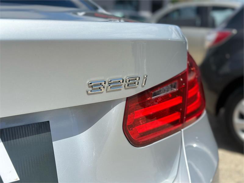 BMW 3 Series 2012  328i