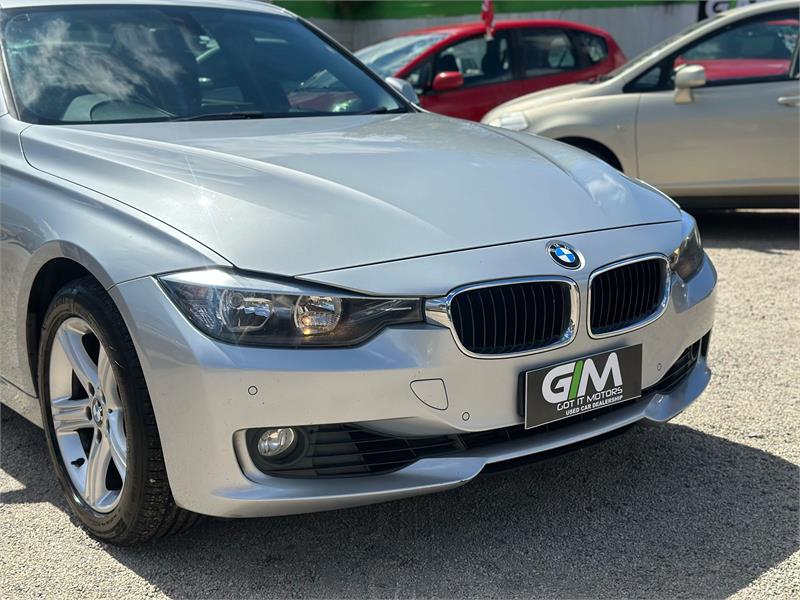 BMW 3 Series 2012  328i