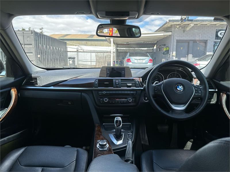 BMW 3 Series 2012  328i