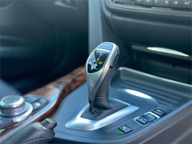 BMW 3 Series 2012  328i