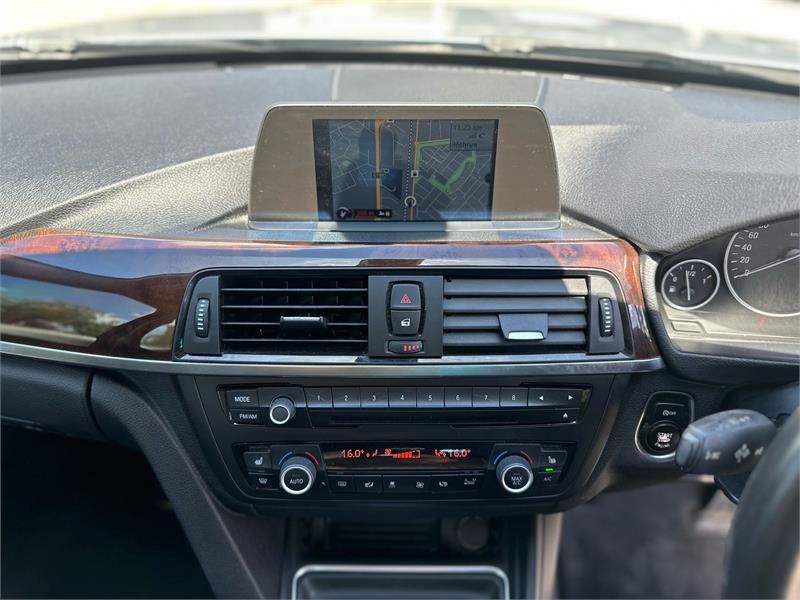 BMW 3 Series 2012  328i